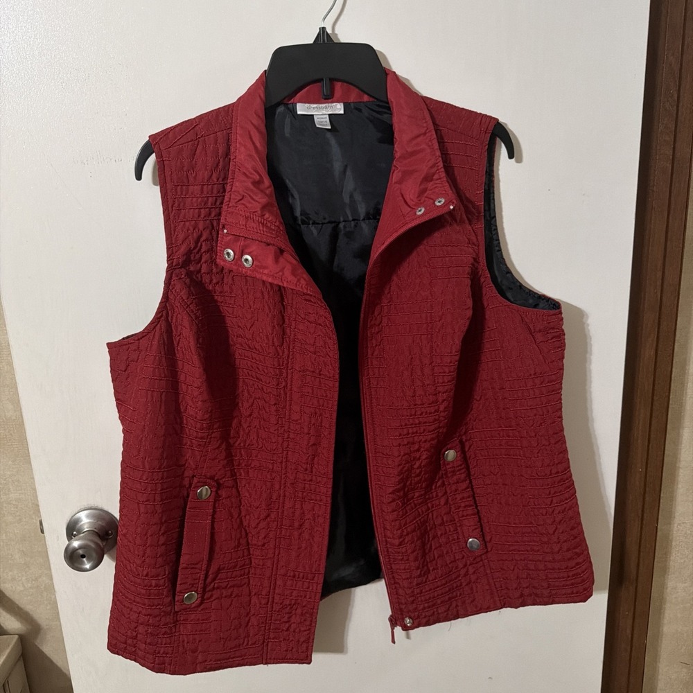 Dress Barn Lightweight Quilted Vest Womens Sz 14/16 Front Zipper & Zip Pockets